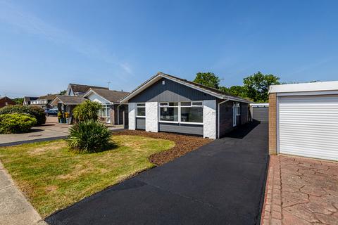 3 bedroom detached bungalow for sale, Glebelands, Benfleet, SS7