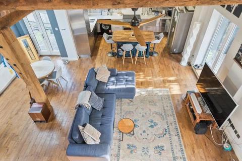 3 bedroom barn conversion for sale, Benjamin Lane, Wexham, Buckinghamshire, SL3