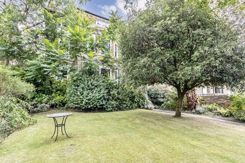 2 bedroom flat to rent, Portsmouth Road, Surbiton KT6