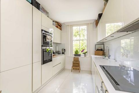 2 bedroom flat to rent, Portsmouth Road, Surbiton KT6