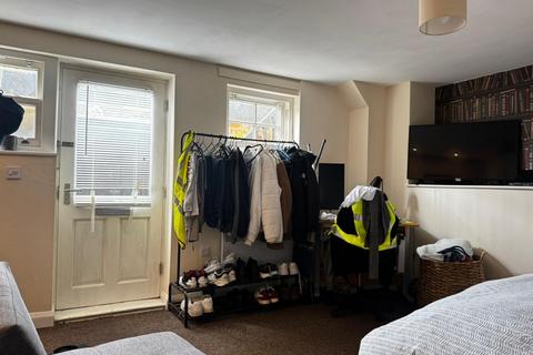 Studio to rent, 1A Hewlett Road, Cheltenham, Gloucestershire, GL52 6DE