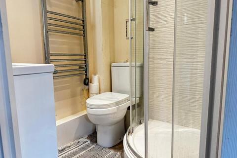 Studio to rent, 1A Hewlett Road, Cheltenham, Gloucestershire, GL52 6DE