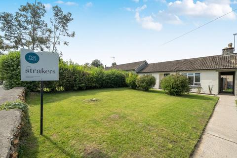2 bedroom bungalow for sale, Pickwick Road, Corsham