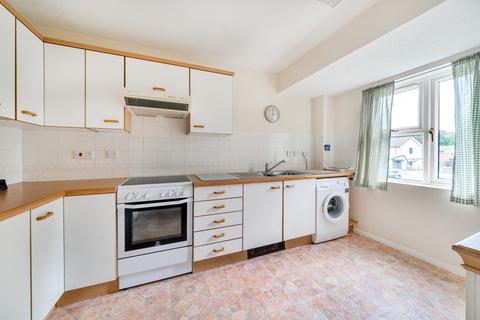 2 bedroom retirement property for sale, Pinewood Court, Fleet GU51