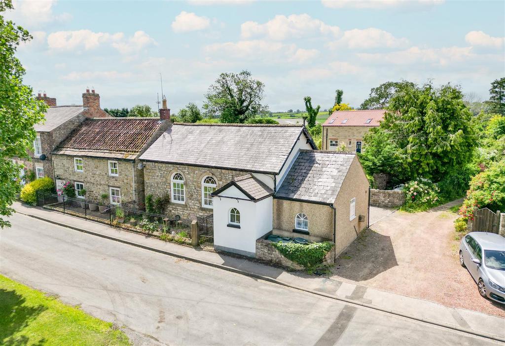 2 bedroom detached house for sale