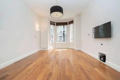 3 bedroom flat to rent – pohled 2