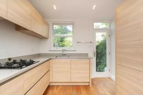 3 bedroom flat to rent – pohled 4