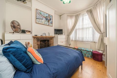 1 bedroom flat for sale, Holly Park Road, London W7
