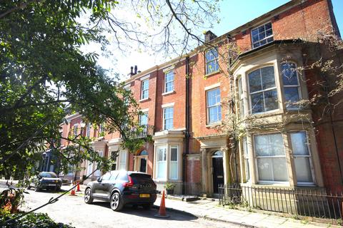Studio to rent, 8 Bank Parade, Preston, Lancashire, PR1