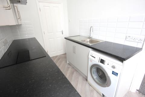 Studio to rent, 8 Bank Parade, Preston, Lancashire, PR1