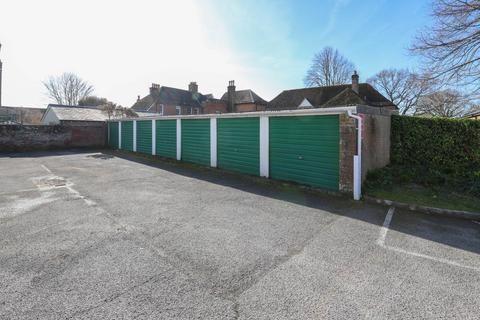 2 bedroom flat for sale, Park Road, Blandford Forum