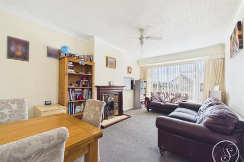 4 bedroom semi-detached bungalow for sale, Field End Green, Leeds