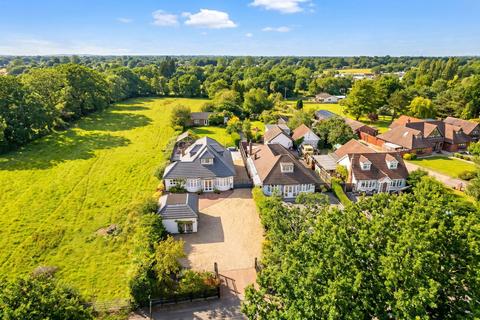 5 bedroom detached house for sale, Shutt Lane, Earlswood