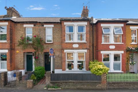 Oaklands Road, Hanwell, W7