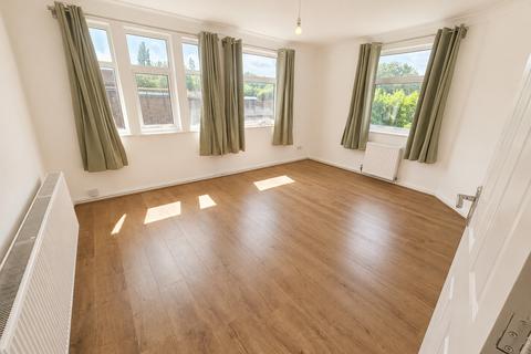 2 bedroom maisonette to rent, Milldene, Daws Lane, Mill Hill, NW7