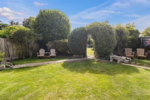 3 bedroom detached house for sale, Kings Drive, Eastbourne BN21