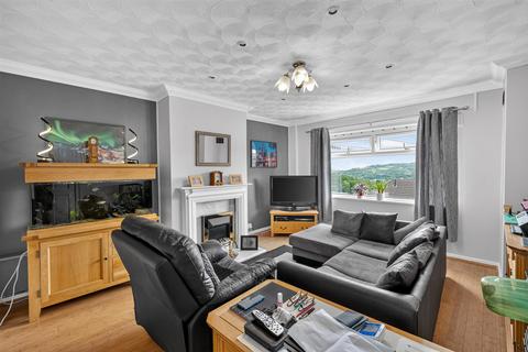 2 bedroom flat for sale, Upland Drive, Pontypool NP4