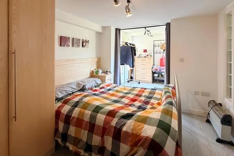 1 bedroom in a flat share to rent, Flat Share-Highcroft Hall, Highcroft Road, Birmin