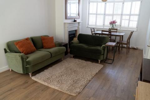 4 bedroom semi-detached house for sale, Station Road, Amersham, HP7