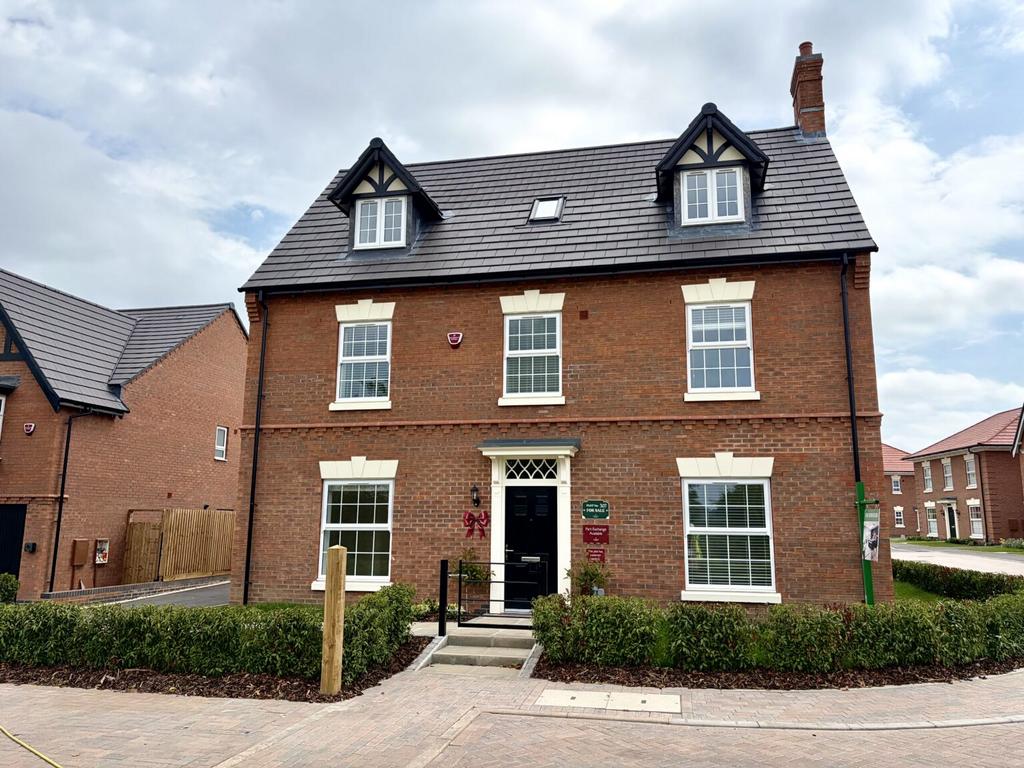 5 bedroom detached house for sale