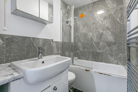 3 bedroom terraced house for sale, Ashdale Close, Staines-upon-Thames, Surrey, TW19