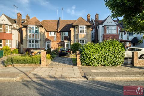 4 bedroom semi-detached house for sale, The Crescent, London N11
