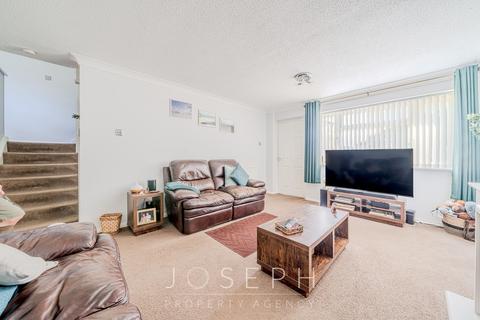 3 bedroom semi-detached house for sale, Neath Drive, Ipswich, IP2