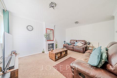 3 bedroom semi-detached house for sale, Neath Drive, Ipswich, IP2
