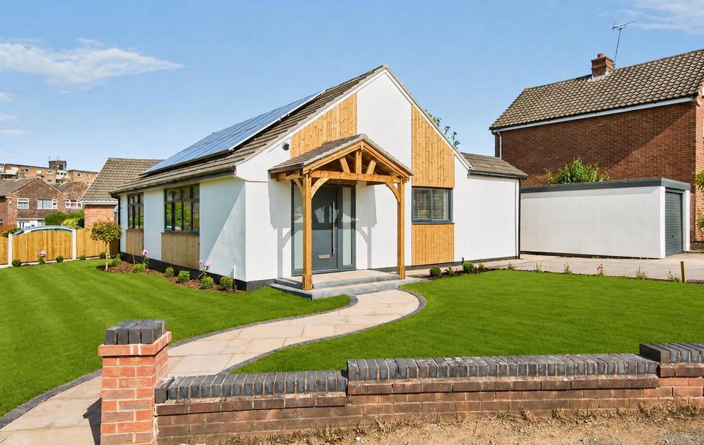 2 bedroom detached bungalow for sale