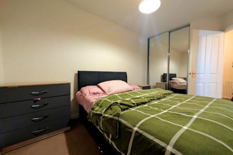 2 bedroom flat to rent, Knights Road, Eliot Park, CV10 7PG