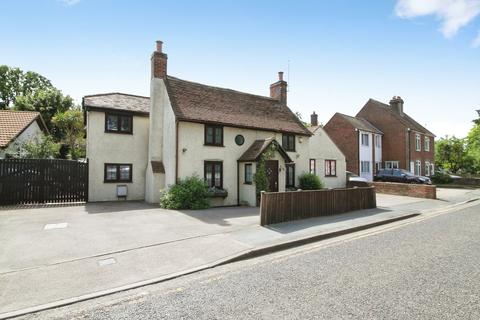 Detached house - Ipswich Road, Colchester CO4