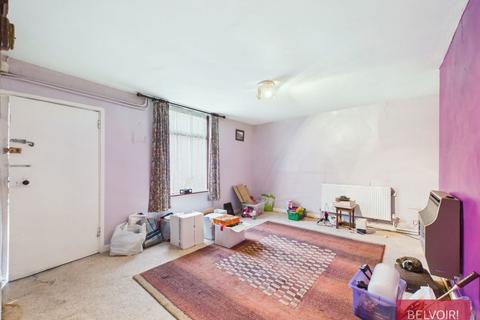 2 bedroom terraced house for sale, Ffordd Llangollen, Wrecsam LL14