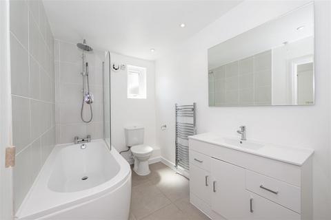 1 bedroom flat for sale, Godolphin Road, Shepherds Bush, W12