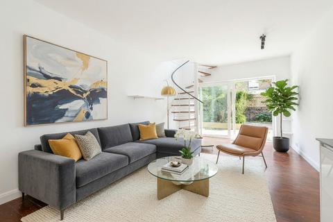 1 bedroom flat for sale, Godolphin Road, Shepherds Bush, W12
