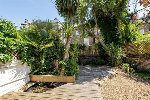 1 bedroom flat for sale, Godolphin Road, Shepherds Bush, W12