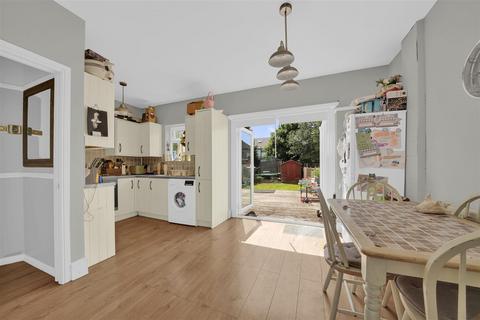 3 bedroom terraced house for sale, Stanley Avenue, Dagenham, RM8