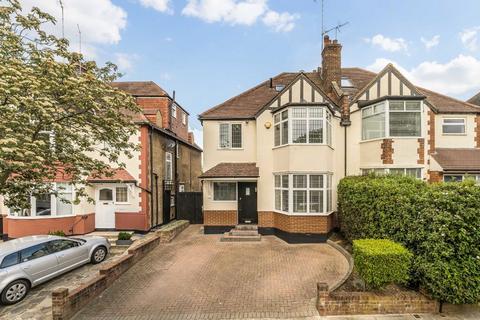 Cyprus Avenue, London N3