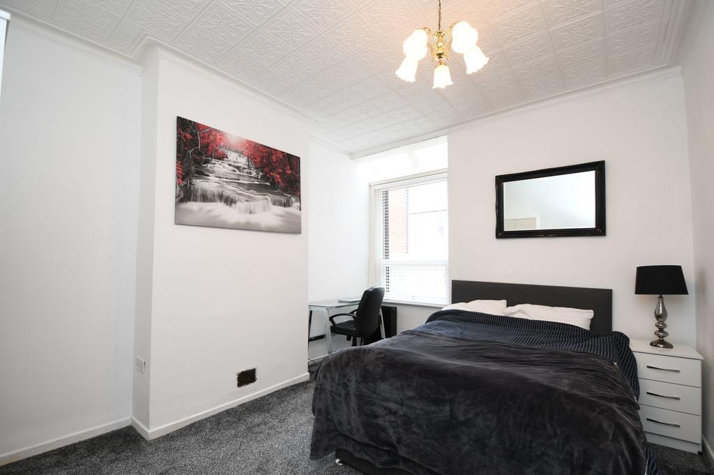 House in Salford, Greater Manchester - View 3