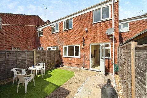 3 bedroom terraced house for sale, Pinewood Park, Farnborough, Hampshire