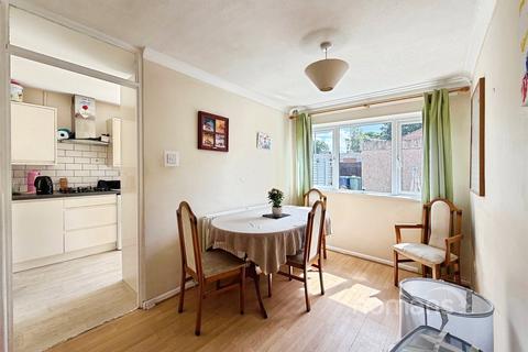 3 bedroom terraced house for sale, Pinewood Park, Farnborough, Hampshire