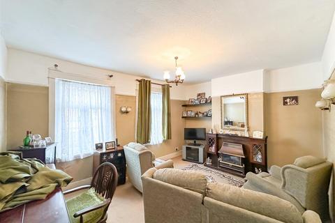 2 bedroom maisonette for sale, High Street North, London E12