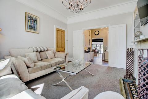 5 bedroom semi-detached house to rent, Chester House, Leicester Street, Leamington Spa