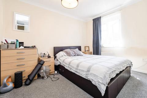 3 bedroom terraced house for sale, Andrewes Gardens, Beckton, London, E6