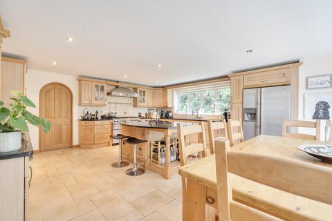 5 bedroom detached house for sale, Monmouth Close, Chard, Somerset, TA20