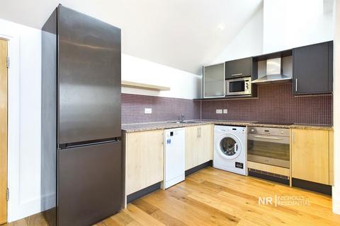 2 bedroom flat to rent, Epsom KT19