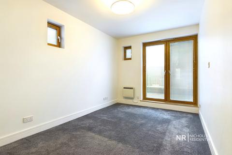 2 bedroom flat to rent, Epsom KT19