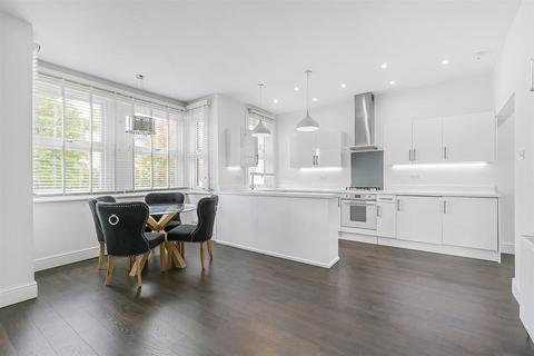 undefined, Upper Walthamstow Road, Walthamstow, London, E17