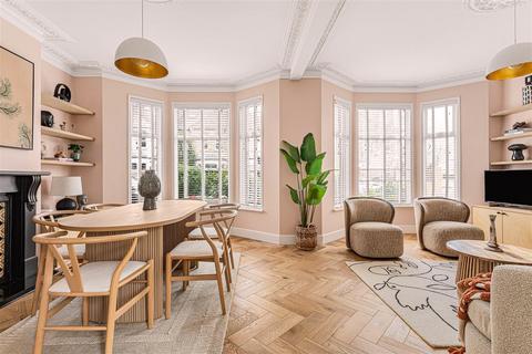 4 bedroom end of terrace house for sale, Barrett Road, Walthamstow, London, E17