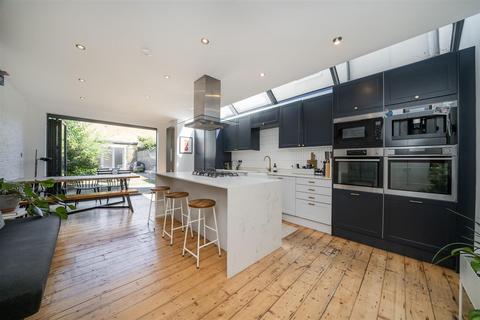 4 bedroom terraced house for sale, Granville Road, Walthamstow, London, E17