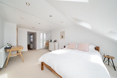 4 bedroom terraced house for sale, Granville Road, Walthamstow, London, E17